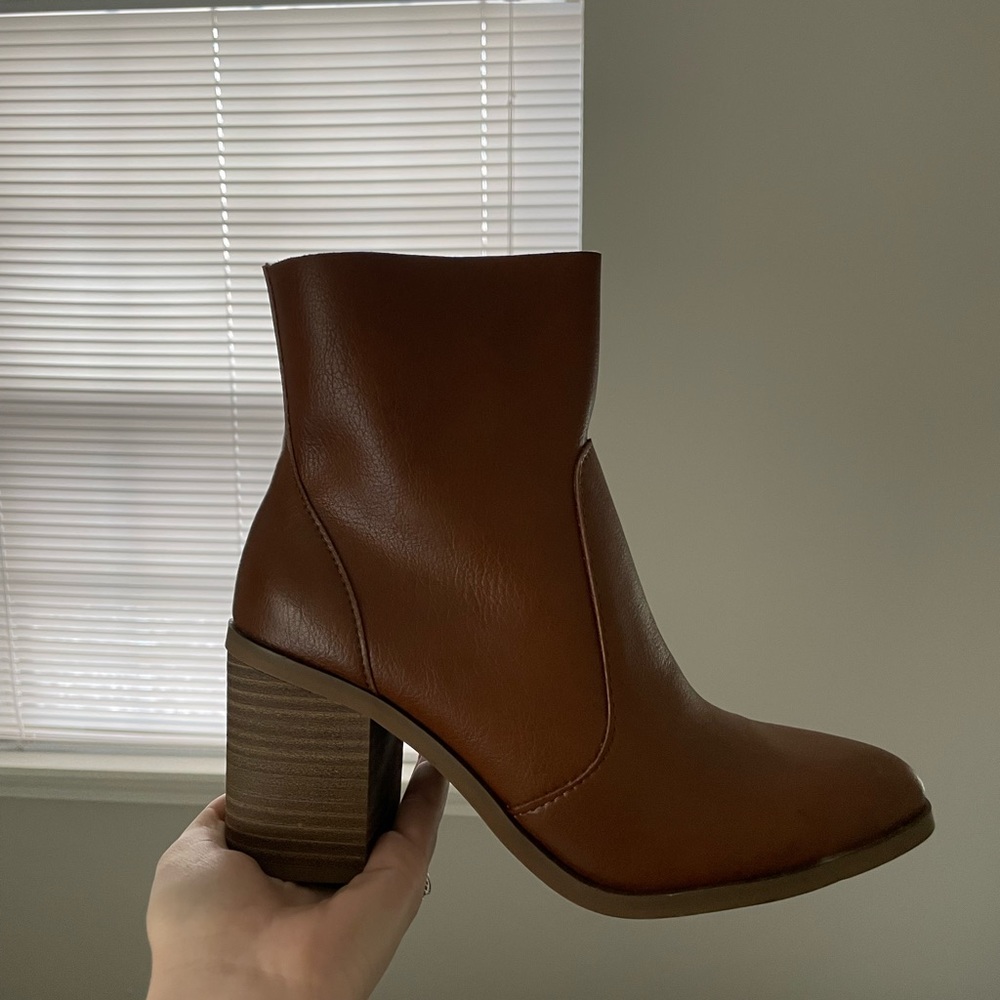 Universal Threads (Target) booties - Picture 2 of 2
